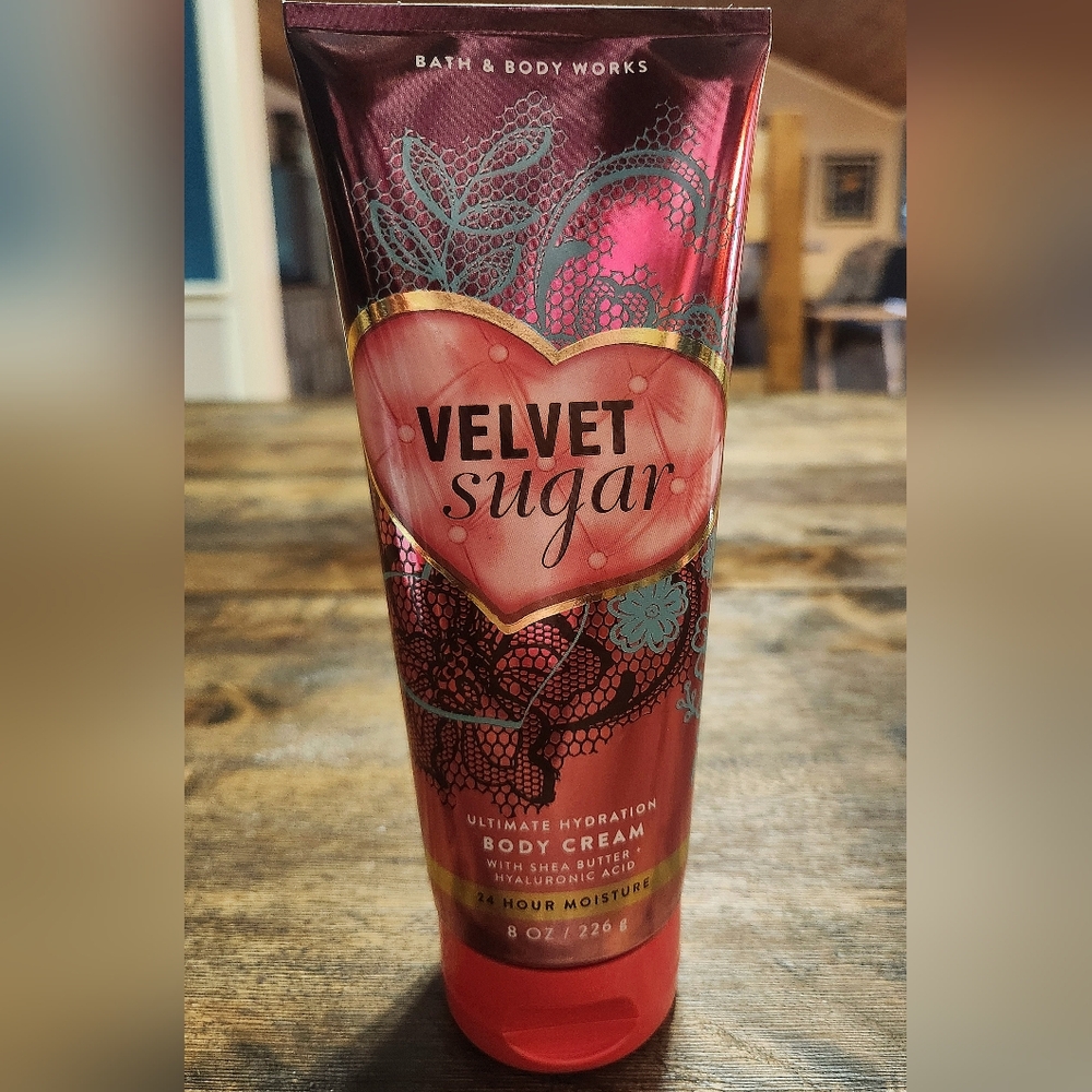 B&BW 🎀Velvet Sugar🎀 Ultimate Hydration Body Cream, BN Full size, discontinued